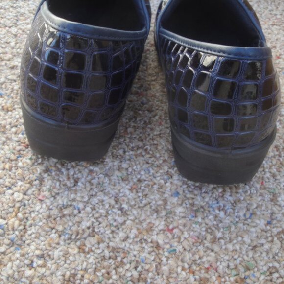 Cushionaire Clogs--Slip On -- Blue Clogs Size 8.5 - Picture 4 of 10